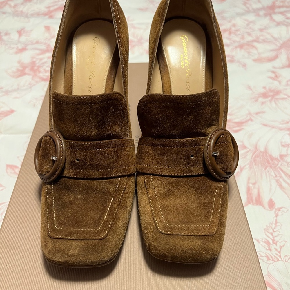 Gianvito Rossi Brown Suede Women's Loafers
